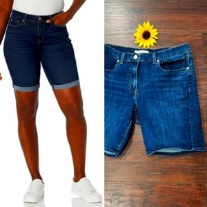 LEVI'S BERMUDA SHORTS ✅️
